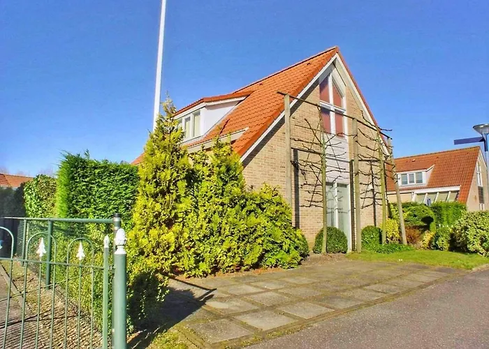 Pleasant Holiday Home With Garden
