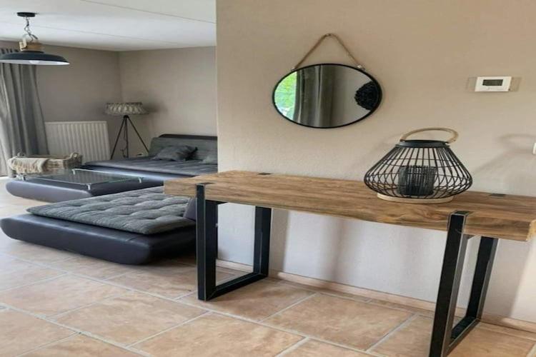 Vakantiehuis Pleasant With Garden *