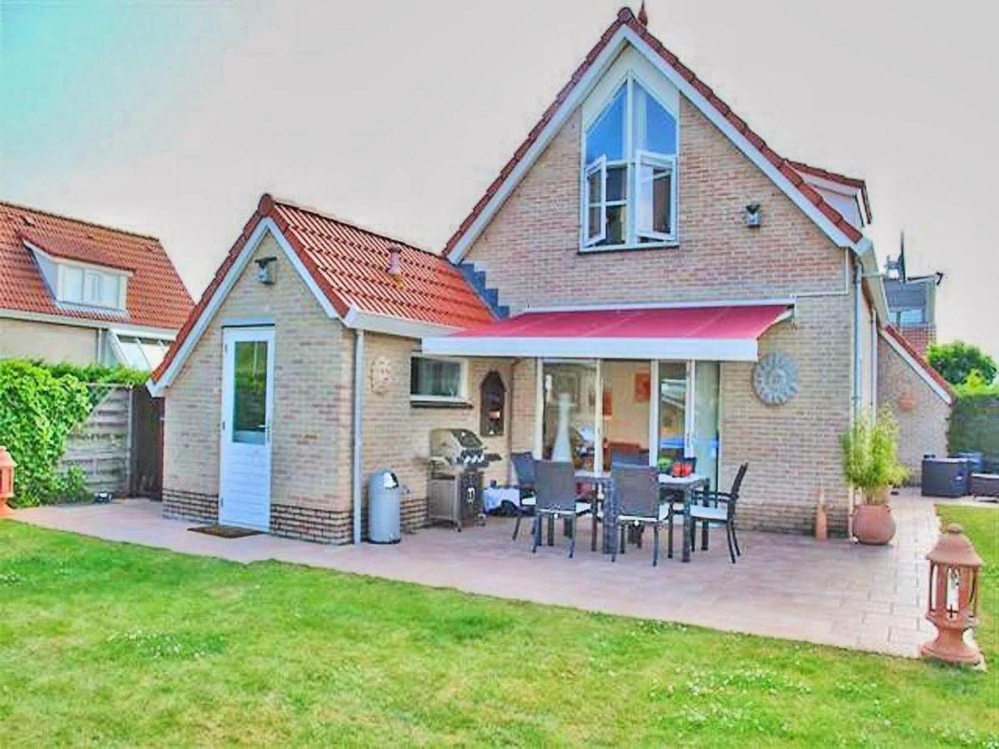 Vakantiehuis Pleasant With Garden *